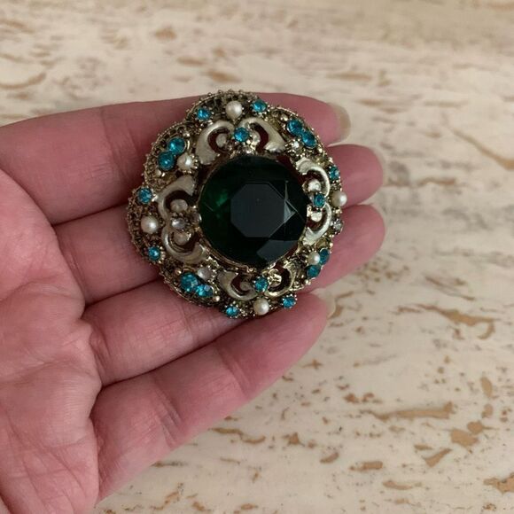 Green brooch  - Picture 8 of 8